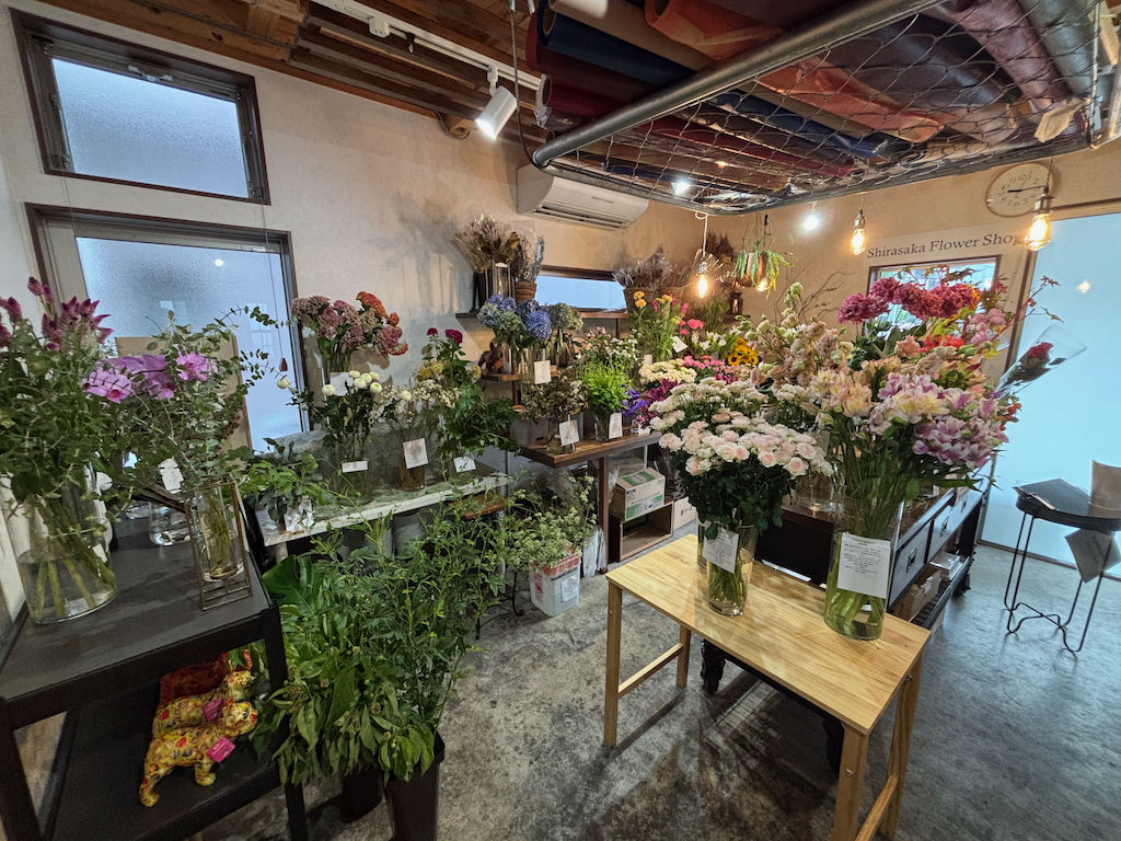 高松市の白坂花店 店内の様子