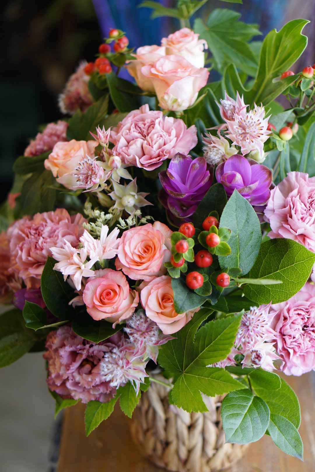 rose & carnation, basket